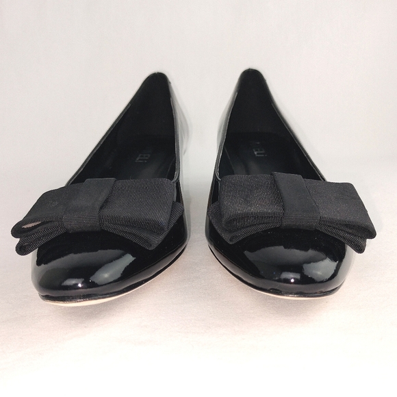 NWOT VanEli Black Patent Leather Almond Toe Chunky Kitten Heel w/ Bow Sz. 8 S - Picture 2 of 9